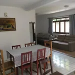 Casa com varanda próximo da Natureza